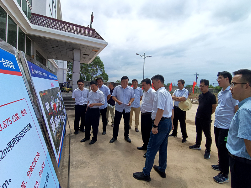 省鐵投公司副總經(jīng)理、蕪銅公路公司、皖江公司董事長劉允超一行到銅商高速項目調(diào)研指導(dǎo)工作1