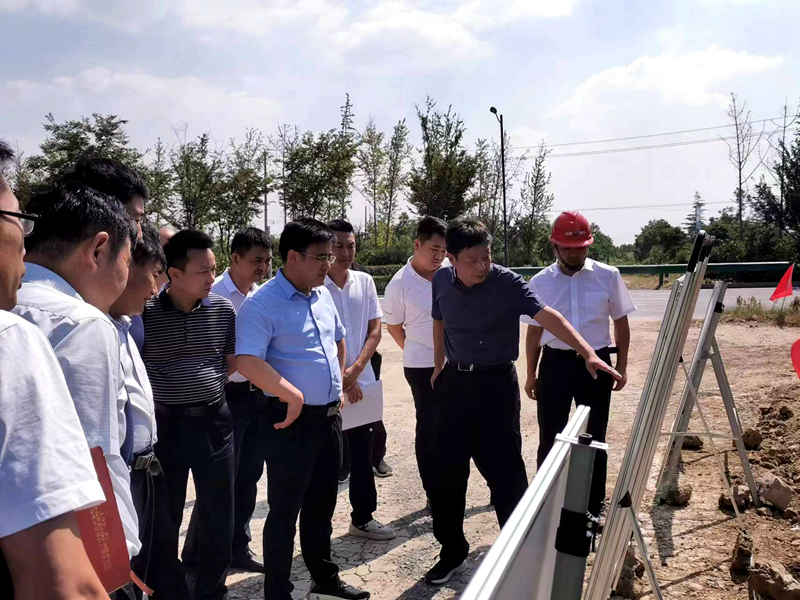 亳州市委常委、副市長(zhǎng)左龍蒞臨亳蒙預(yù)制標(biāo)調(diào)研指導(dǎo)